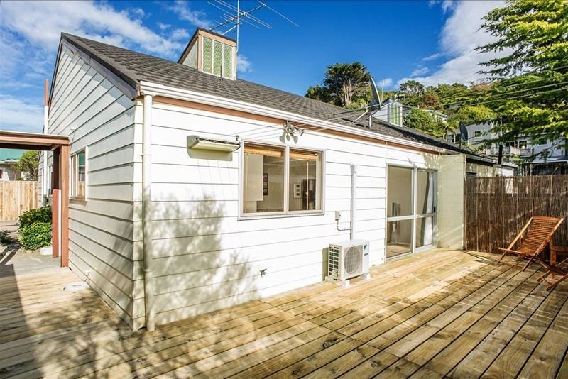 2/146 Newlands Road, Newlands, Wellington - Carousel 1