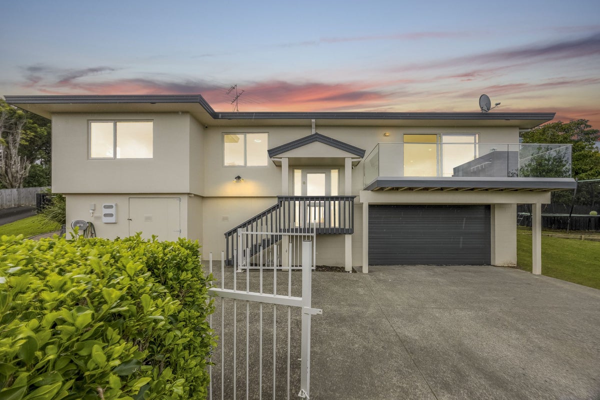 22 Whangaparaoa Road, Red Beach, Whangaparaoa - Carousel 1