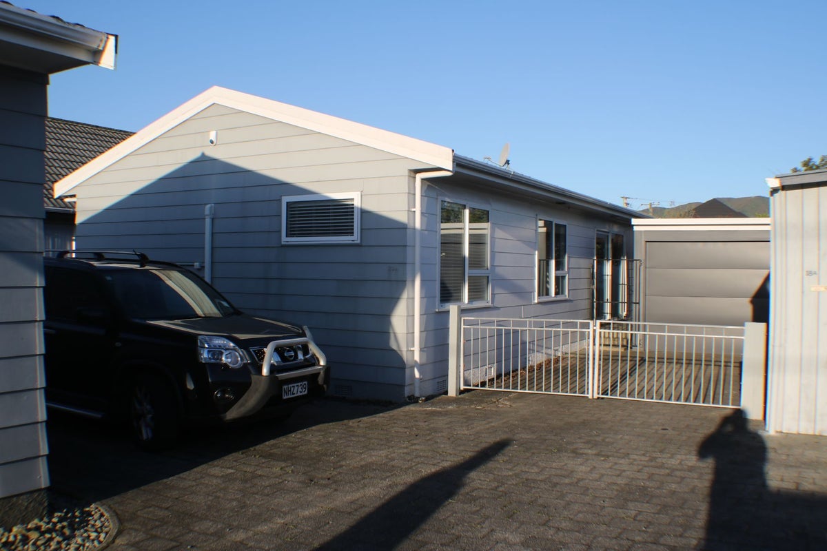 20B Plunket Avenue, Petone, Lower Hutt - Carousel 1