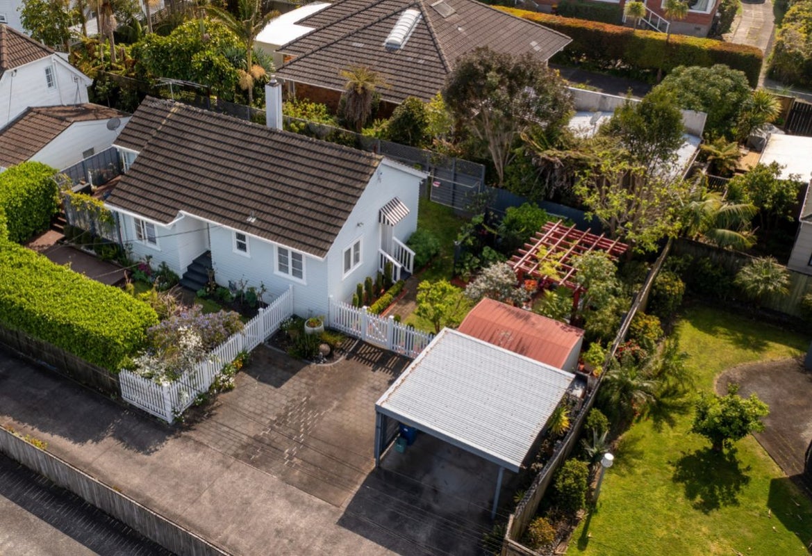 1/21 Stanley Avenue, Milford, Auckland - Carousel 1