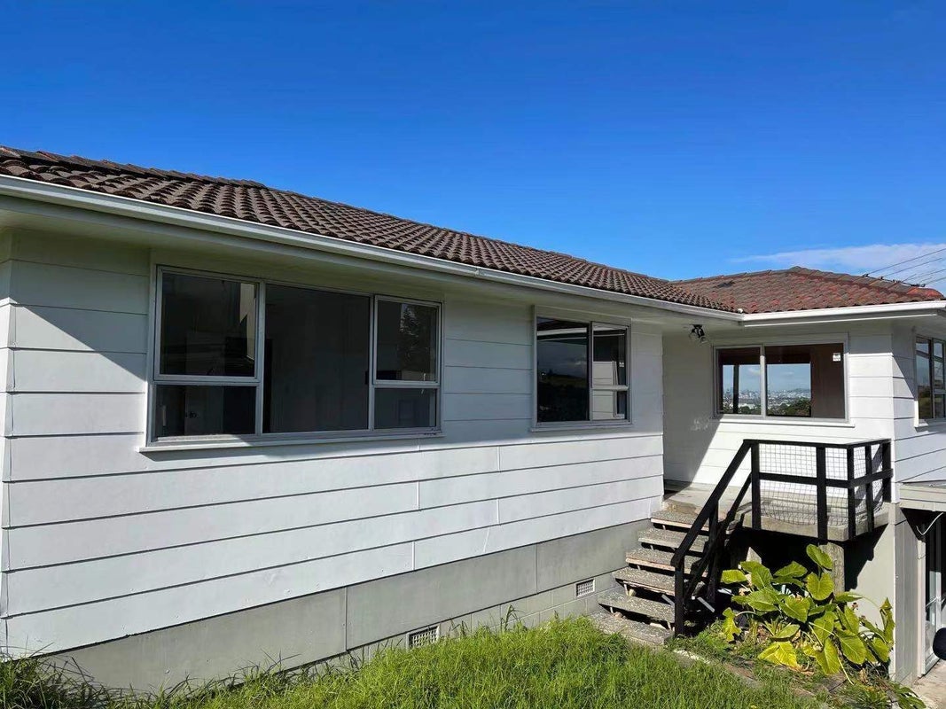10 Laurina Road, Sunnynook, Auckland - Carousel 1