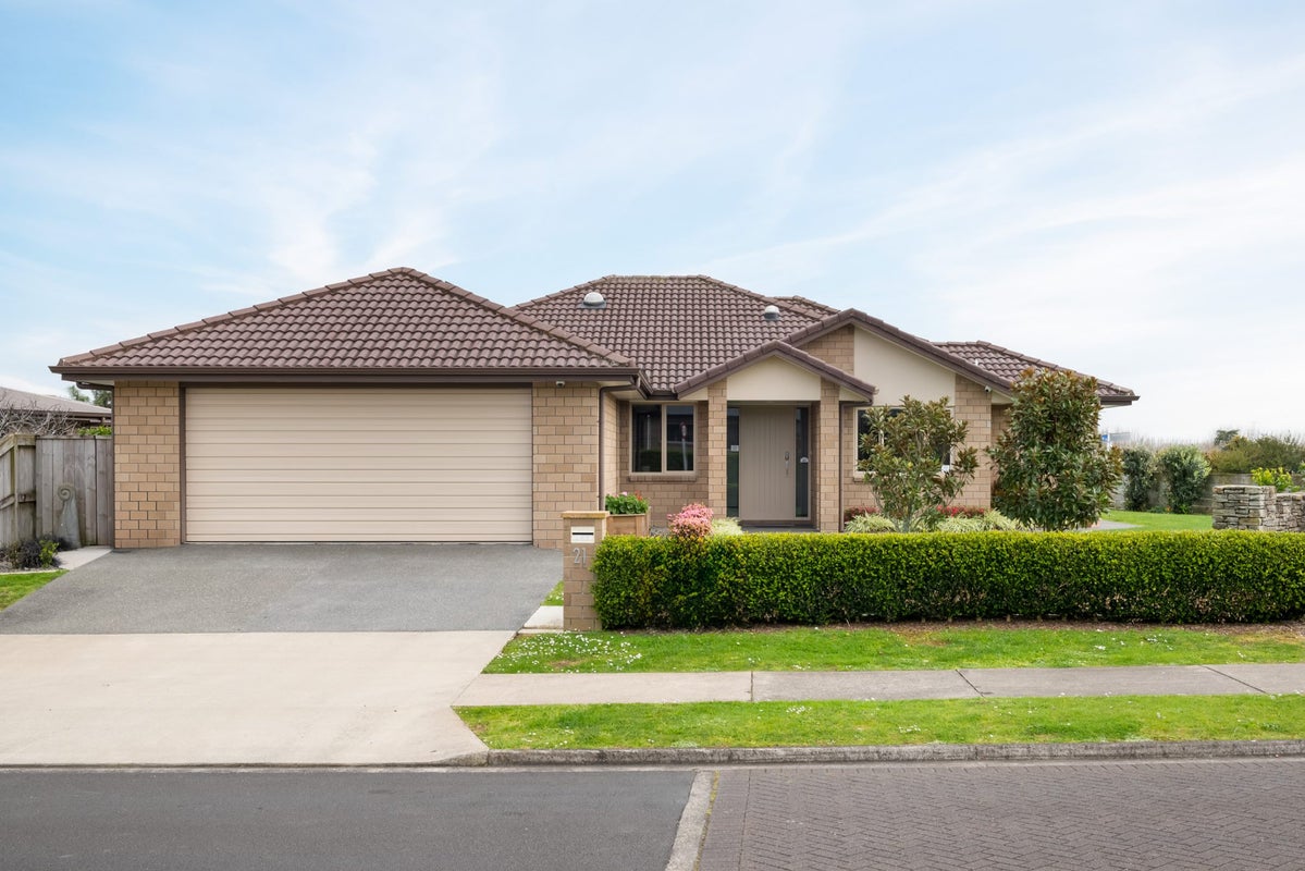 21 Hartford Terrace, Huntington, Hamilton - Carousel 1