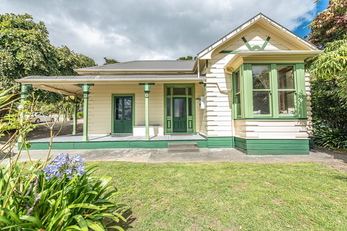 47 Mount View Road, Bastia Hill, Whanganui - Carousel 1