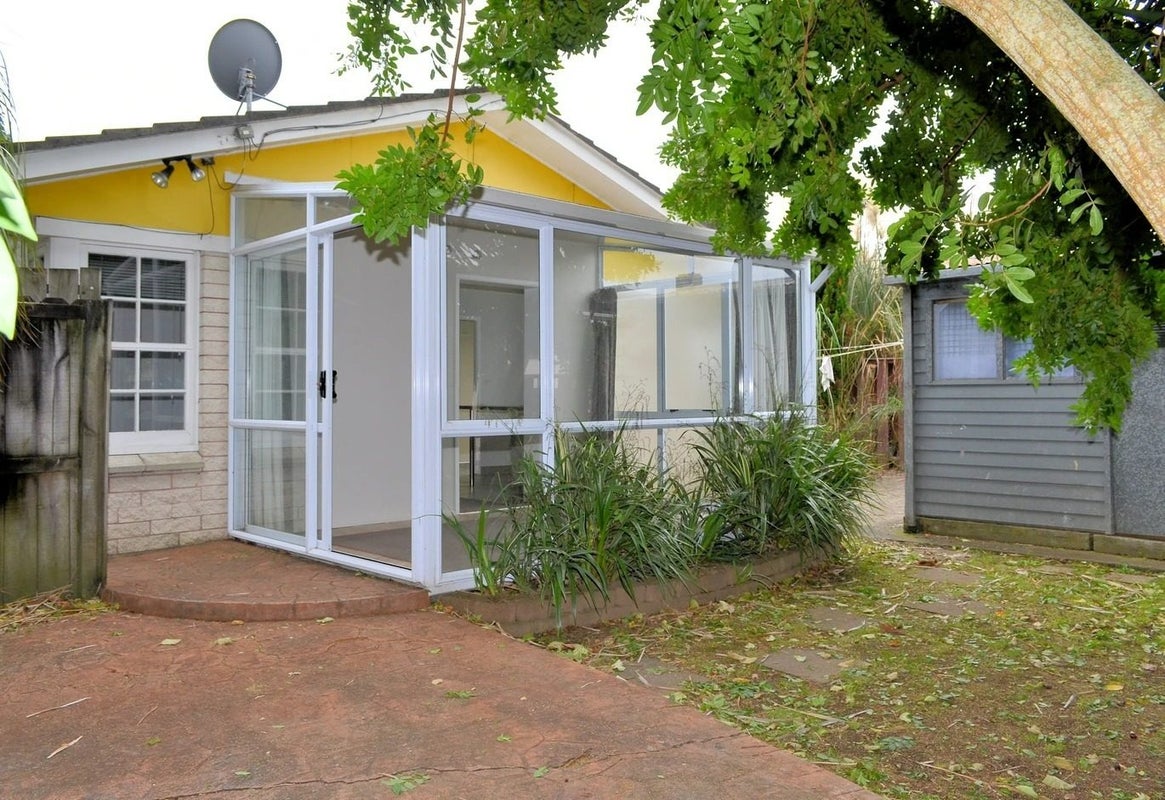 1/341 Pakuranga Road, Pakuranga Heights, Auckland - Carousel 2