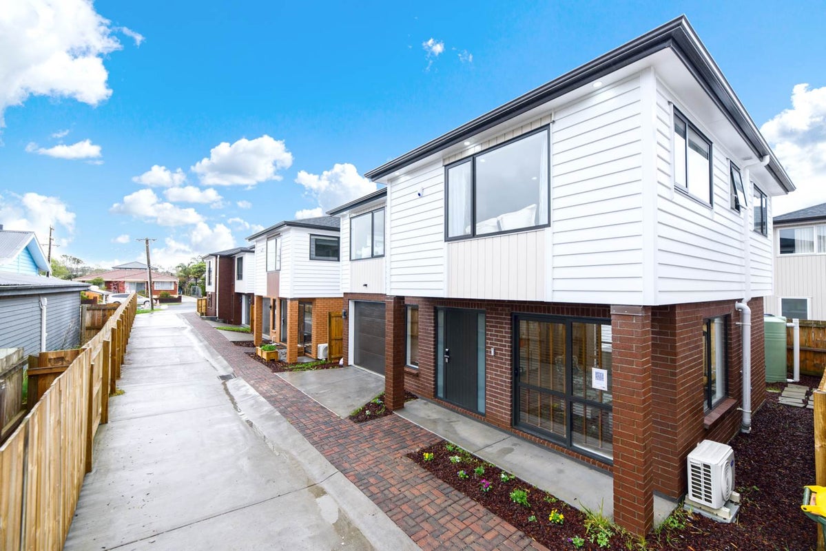 21C Busby Street, Blockhouse Bay, Auckland - Carousel 2