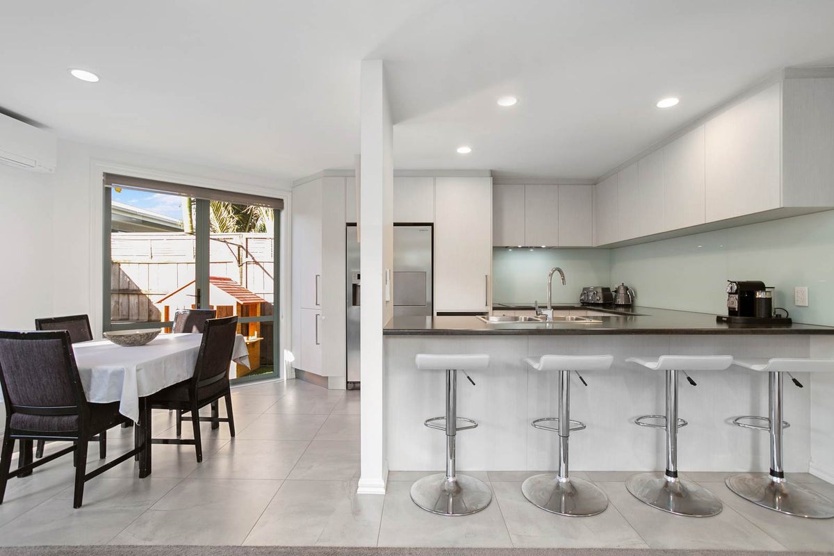24A Nolan Road, Greenlane, Auckland - Carousel 2