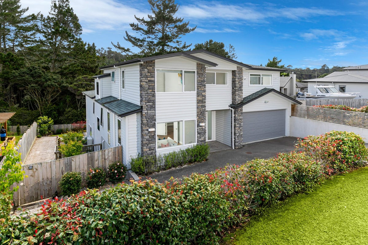 80 Kyle Road, Greenhithe, Auckland - Carousel 1