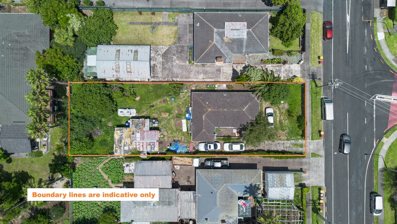 81 Wallace Road, Mangere Bridge, Auckland - Carousel 1