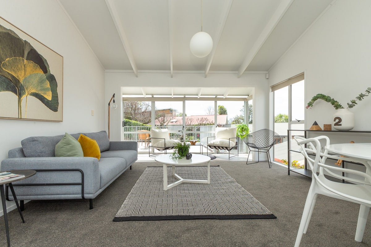 1/6 Lush Avenue, St Johns, Auckland - Carousel 1