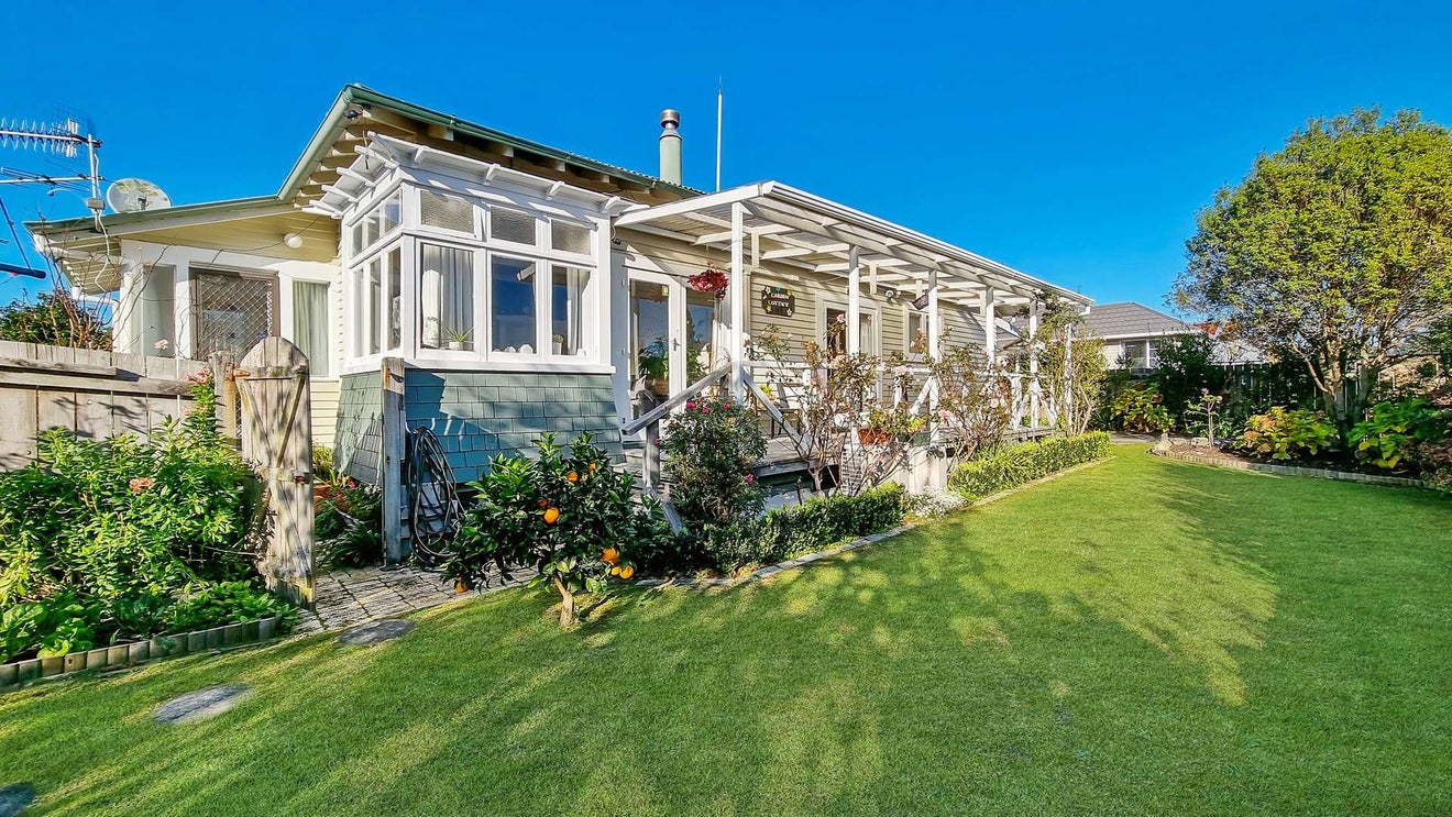 33 Bidois Road, Fairy Springs, Rotorua - Carousel 1