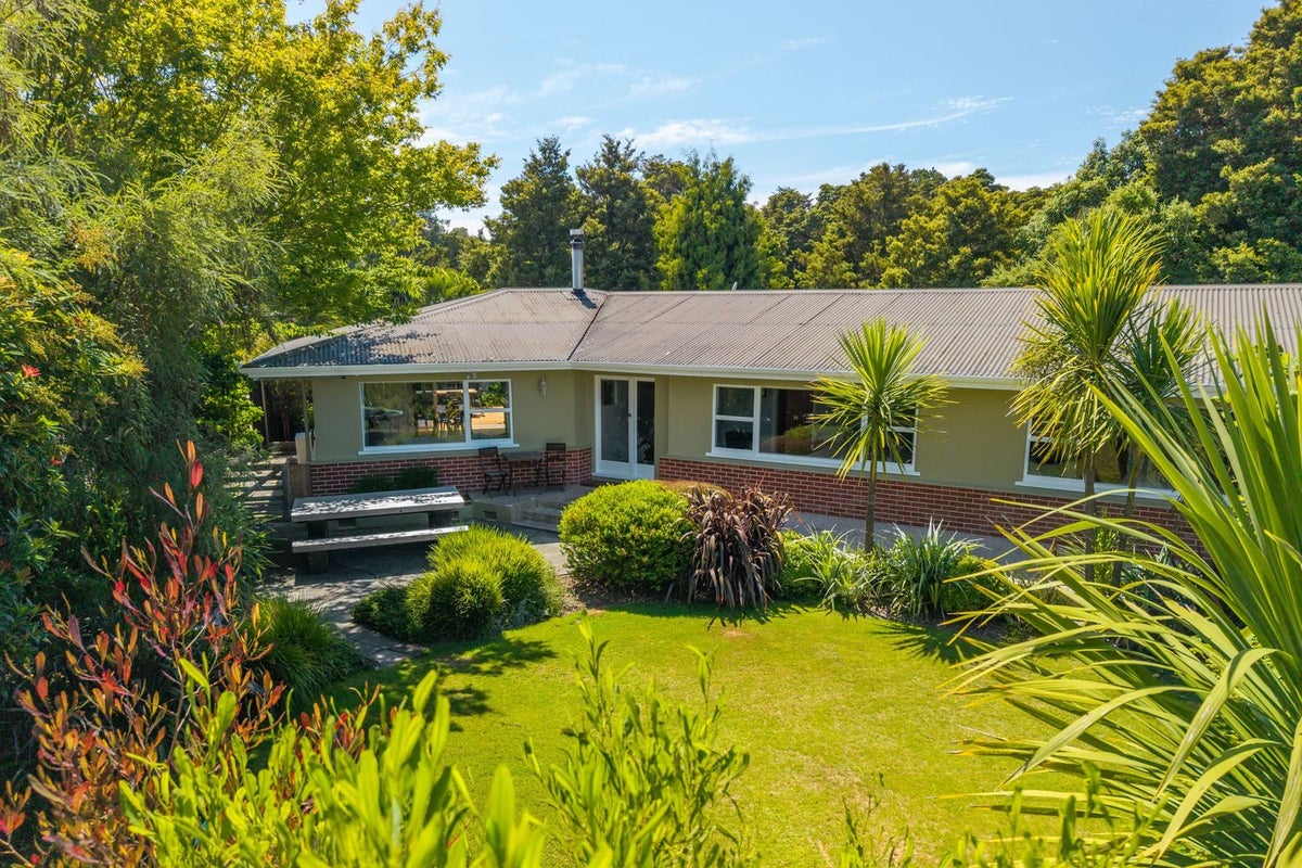 9 Hunt Terrace, Wakefield - Carousel 1
