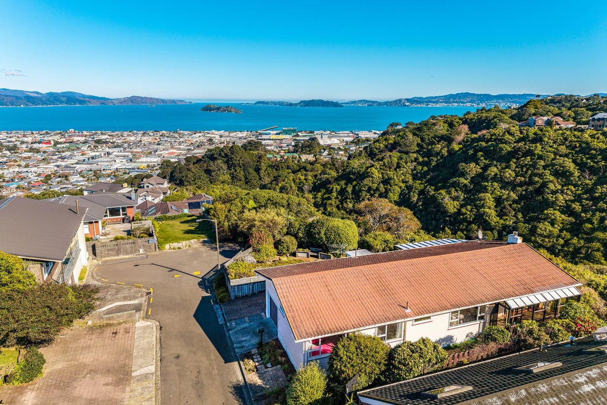 22 Bushey Way, Maungaraki, Lower Hutt - Carousel 2