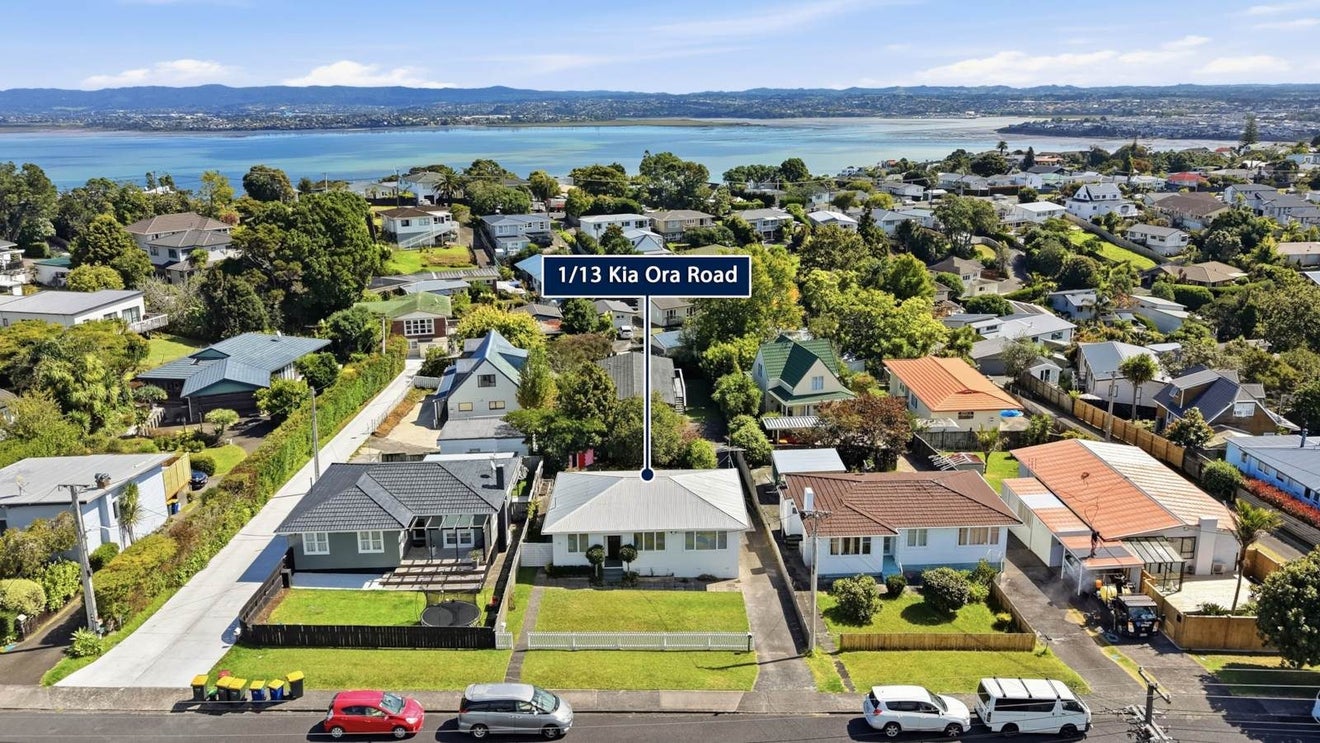 1/13 Kia Ora Road, Beach Haven, Auckland - Carousel 1