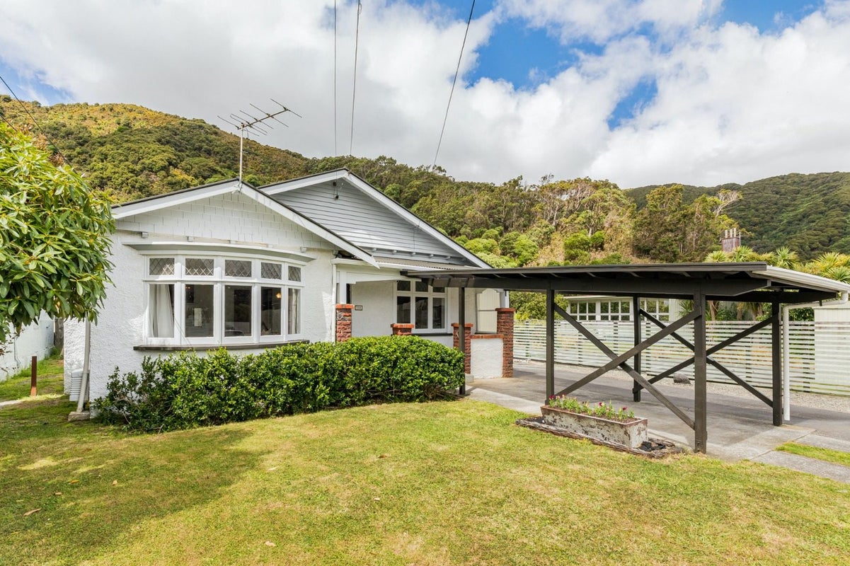 105 Wyndrum Avenue, Waterloo, Lower Hutt - Carousel 1