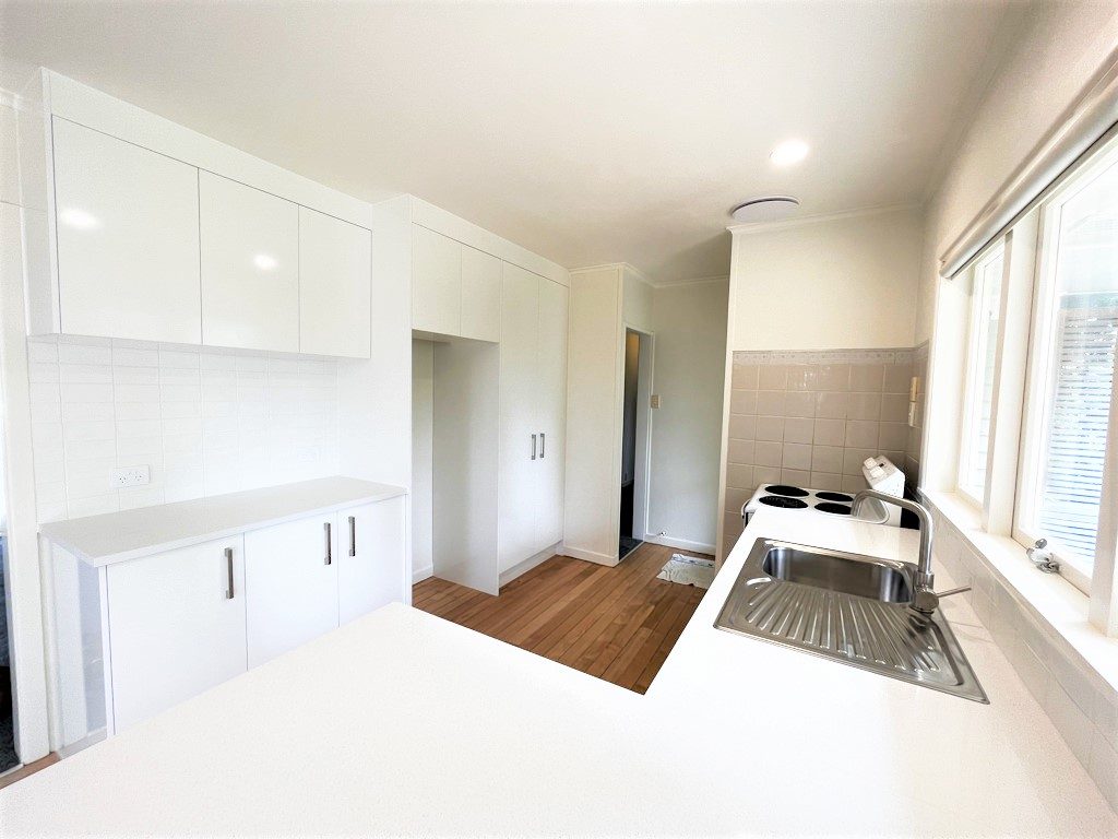 16 Andrew Road, Howick, Auckland - Carousel 2