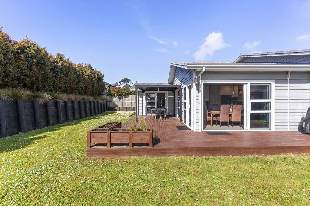 146 Eighth View Avenue, Beachlands, Manukau City, Auckland - Carousel 2