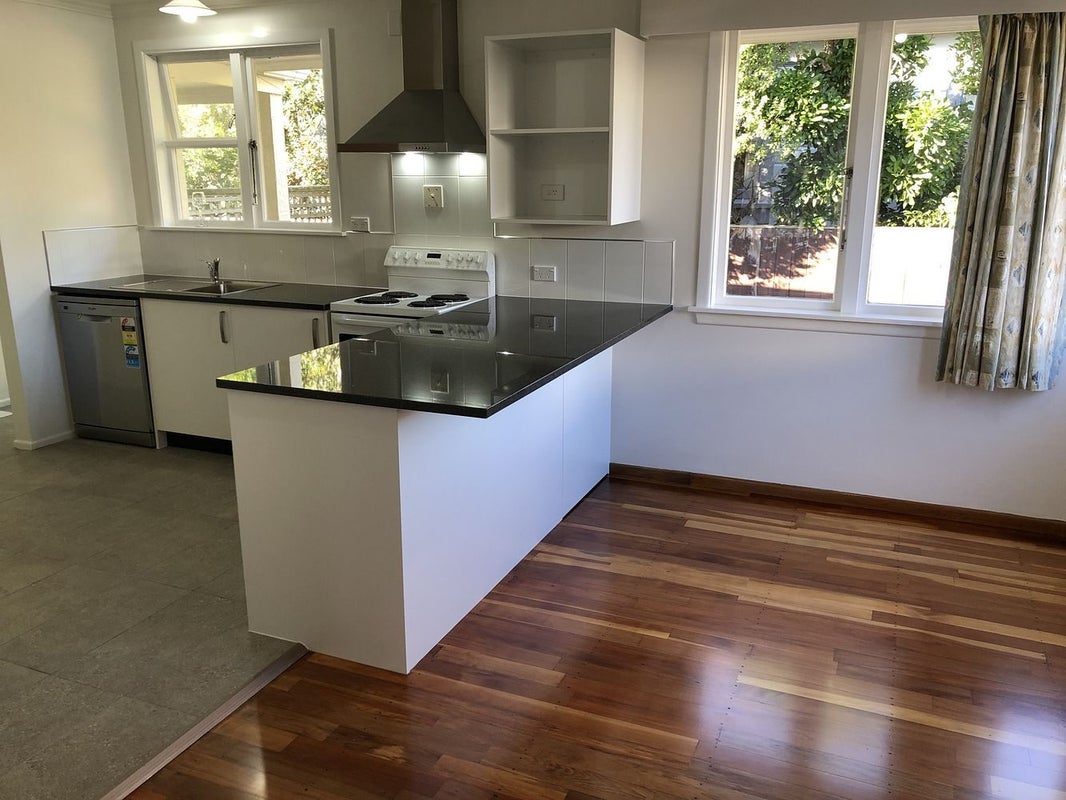 2/54 Kings Crescent, Hutt Central, Lower Hutt - Carousel 2
