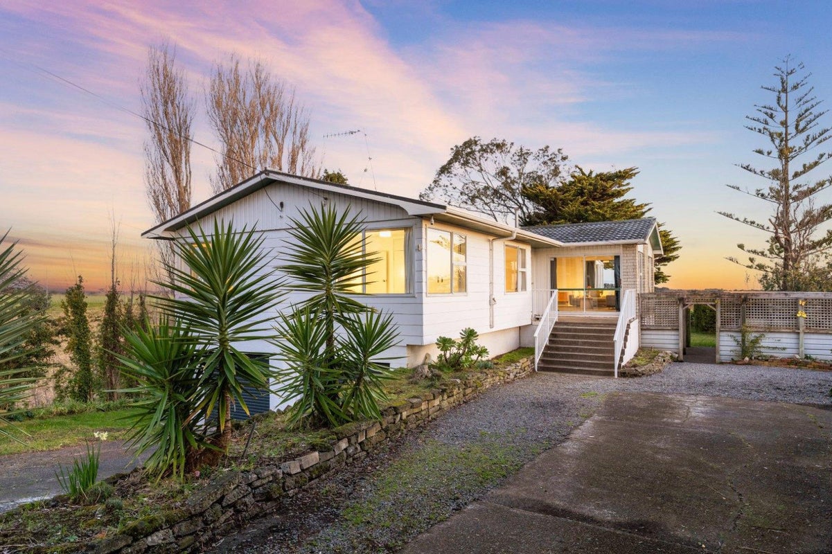 17 East Way, Durie Hill, Whanganui - Carousel 1