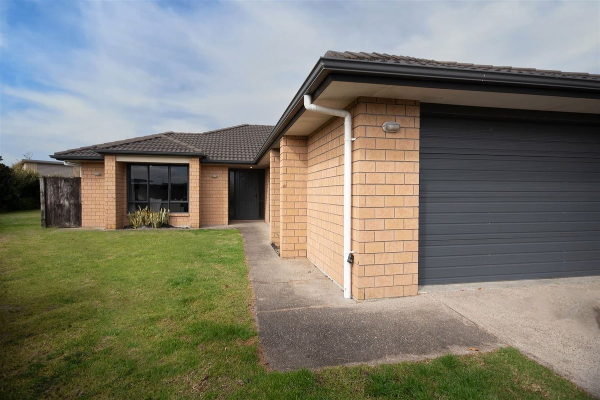 3 Mosslea Court, Rototuna North, Hamilton - Carousel 1