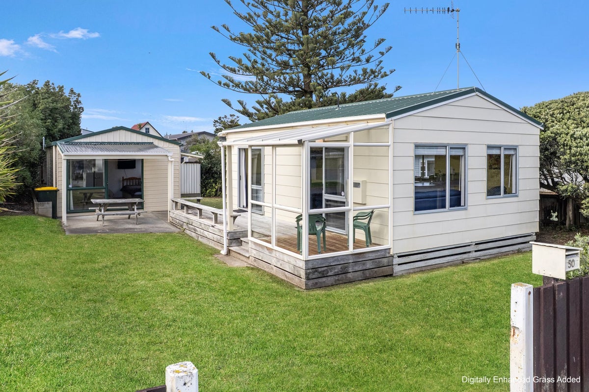 50 Park Avenue, Waitarere Beach, Levin - Carousel 1