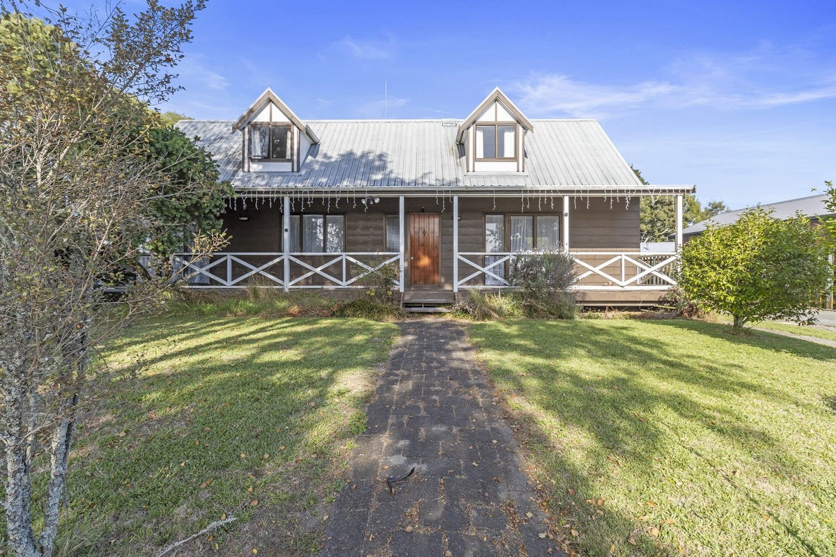 56 Waterford Road, Fitzroy, Hamilton - Carousel 2