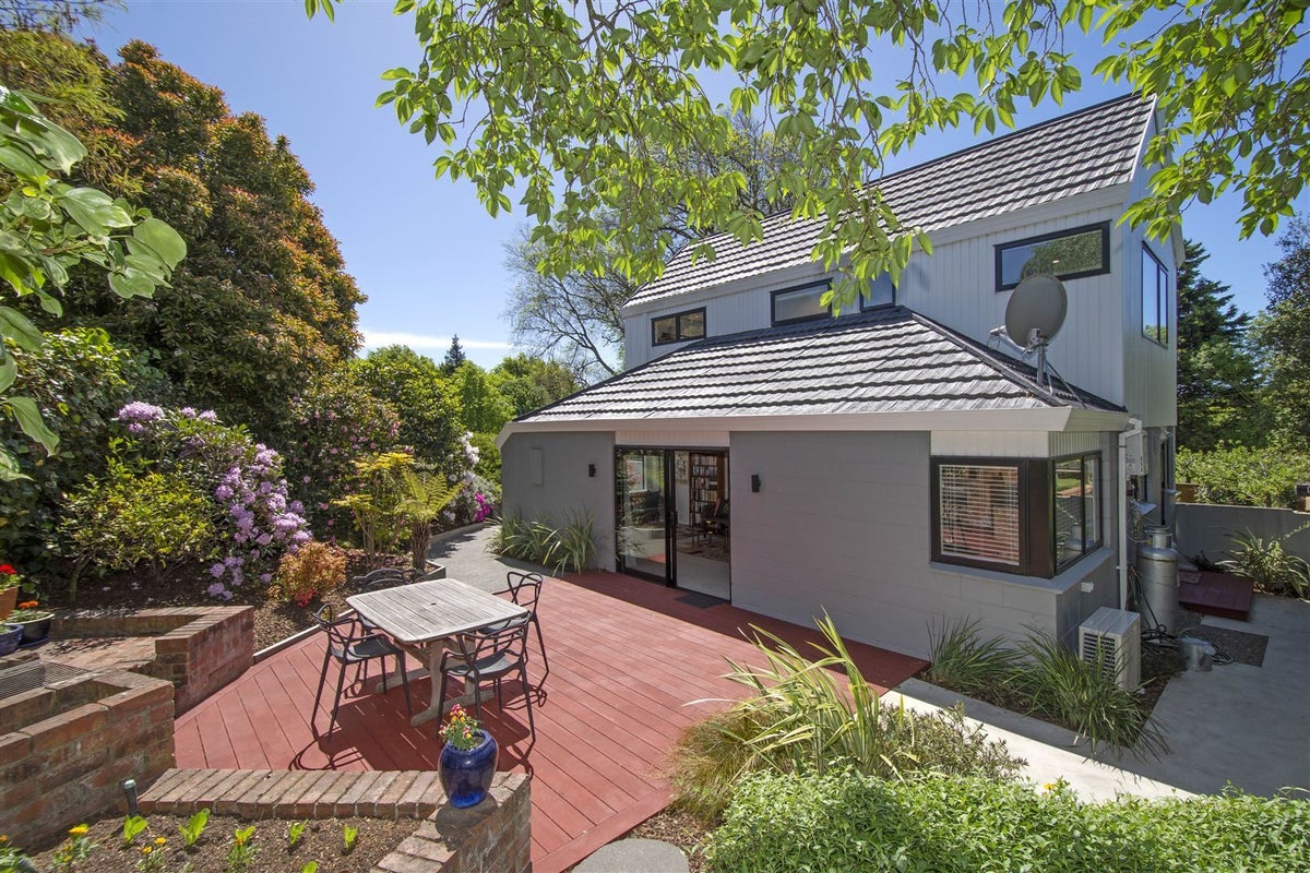 2/1 Bengal Drive, Cashmere, Christchurch - Carousel 1