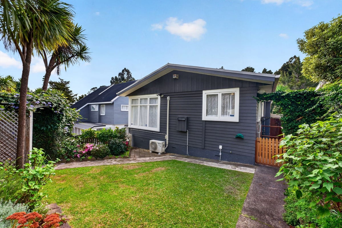 1/91A Roseberry Avenue, Birkenhead, Auckland - Carousel 1