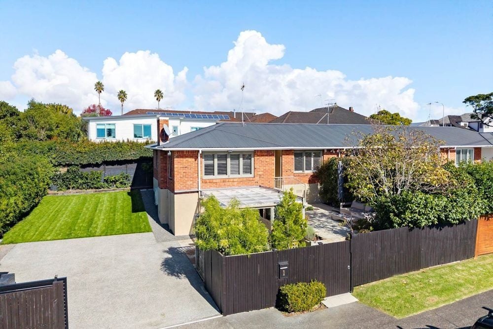 1 Chesterfield Avenue, St Heliers, Auckland - Carousel 1