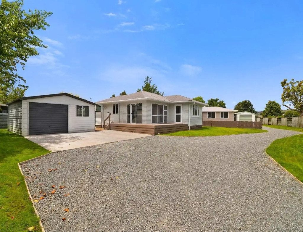 9 Kahu Street, Utuhina, Rotorua - Carousel 1