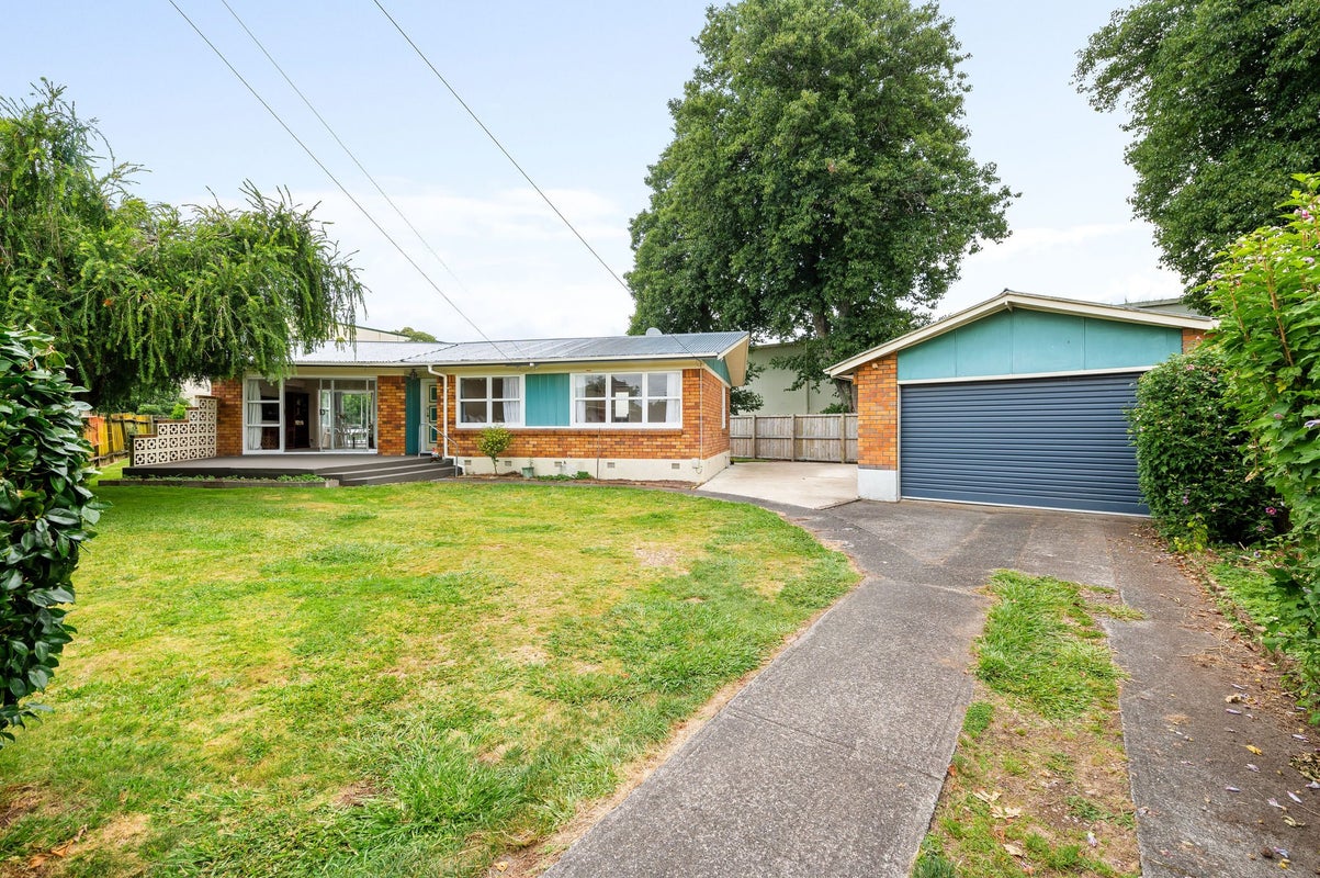 76 Mears Road, St Andrews, Hamilton - Carousel 1