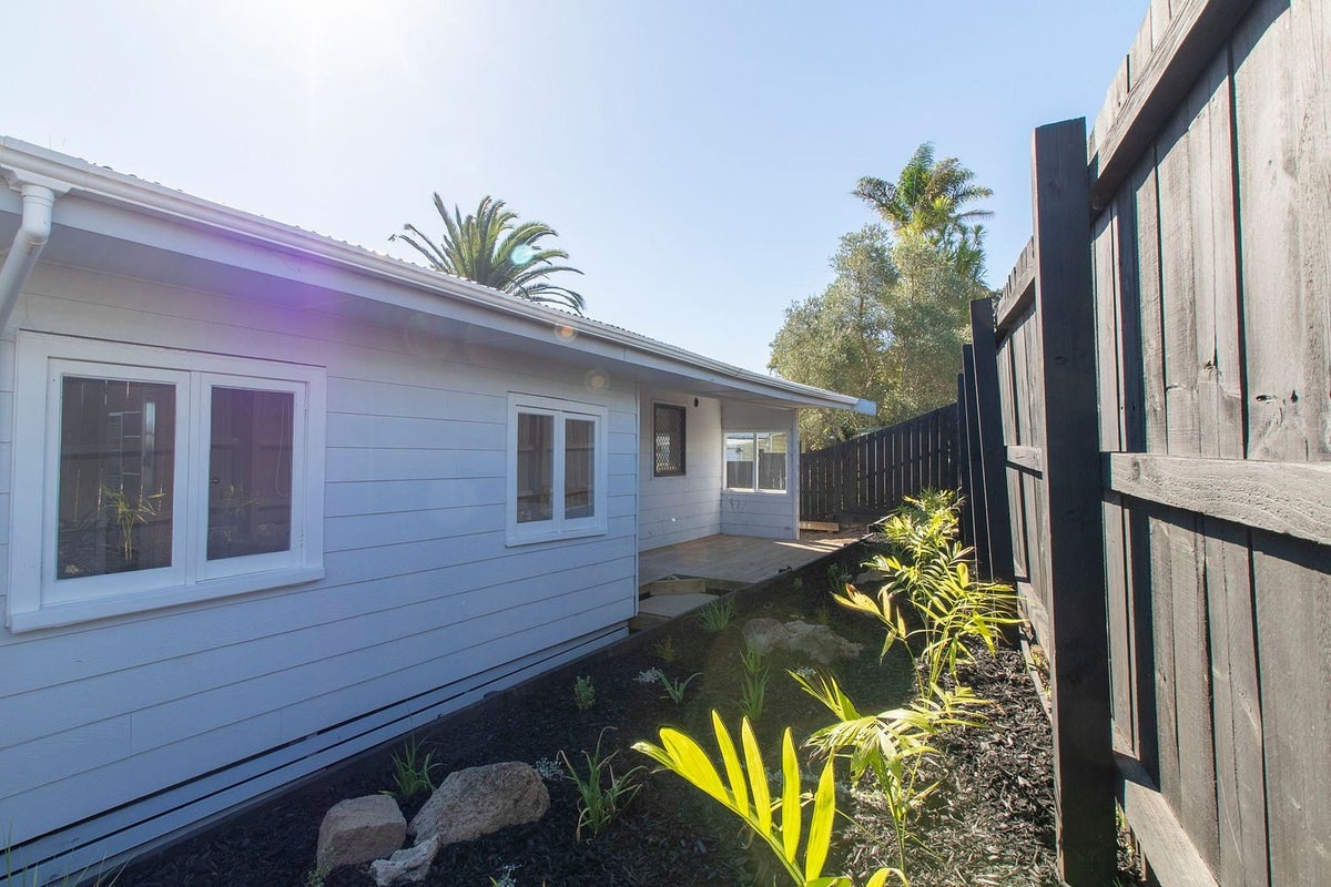 13 Layard Street, Avondale, Auckland - Carousel 1