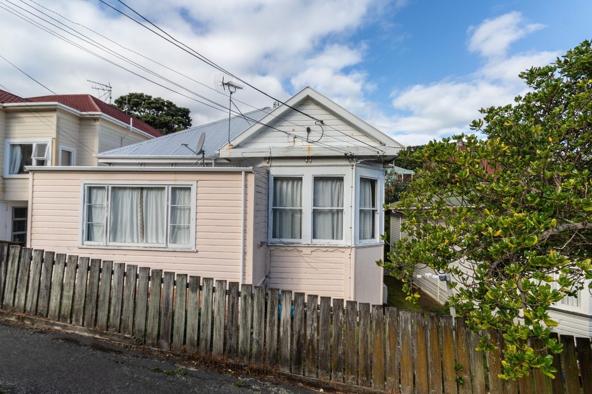 3 Zohrab Street, Hataitai, Wellington - Carousel 1