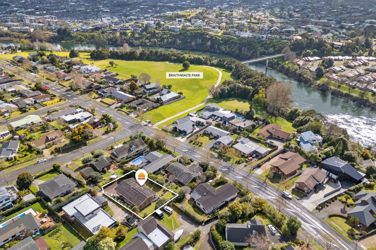 5 Pohutukawa Drive, Pukete, Hamilton - Carousel 2