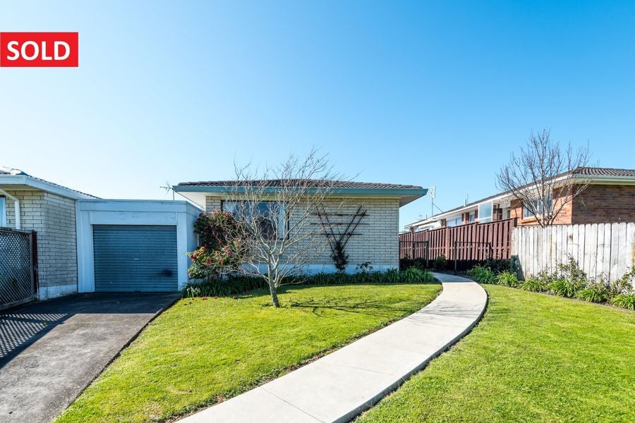 3/11 Cromdale Avenue, Highland Park, Auckland - Carousel 1