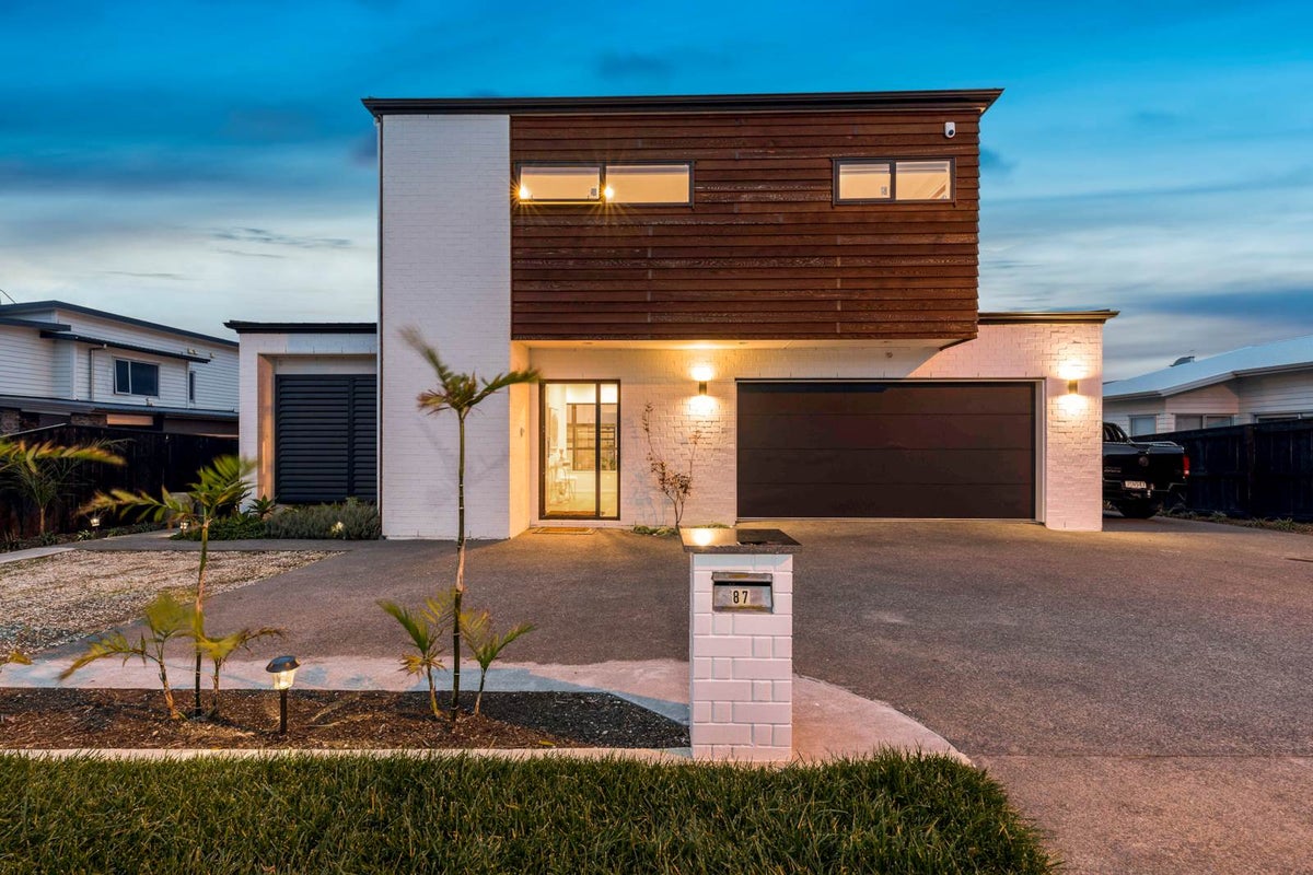 87 Liberty Crescent, Beachlands, Auckland - Carousel 2