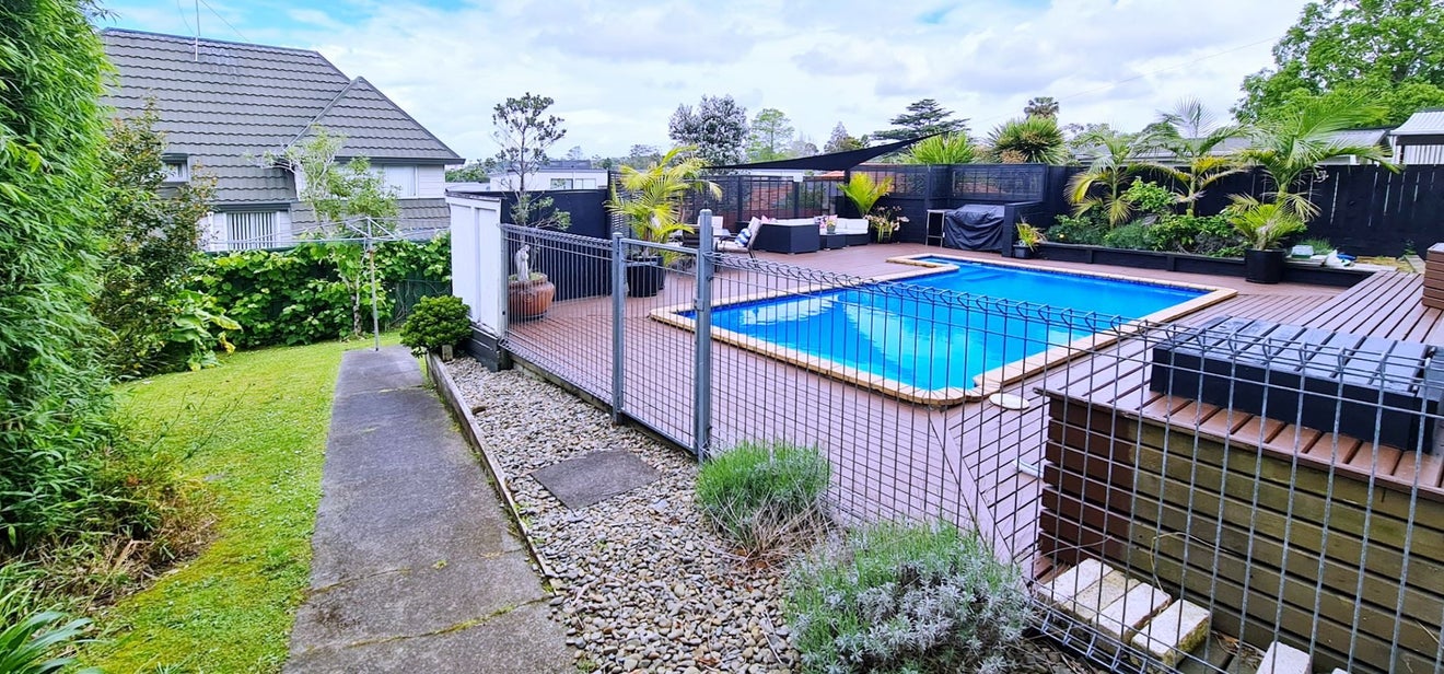 9 Longbill Place, Glendene, Auckland - Carousel 1