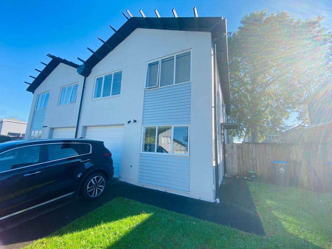 21 Pecan Place, Avondale, Auckland - Carousel 1