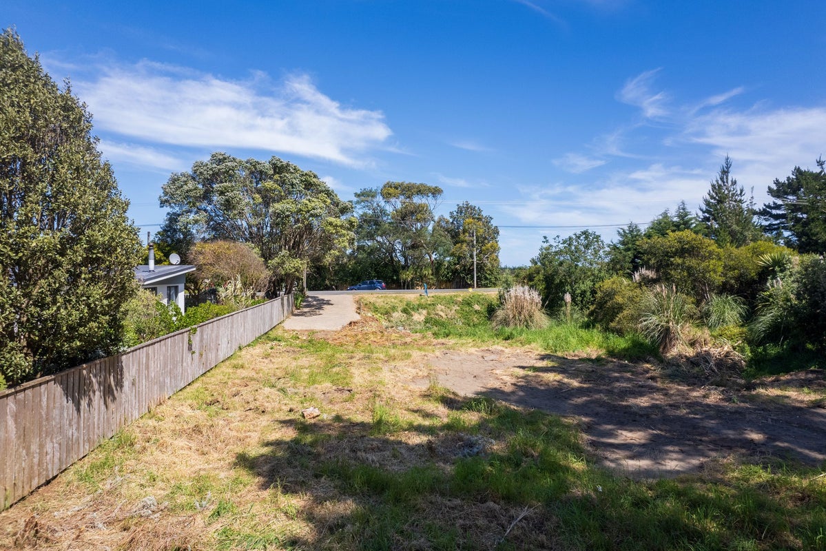 870 Hokio Beach Road, Hokio Beach, Levin - Carousel 2