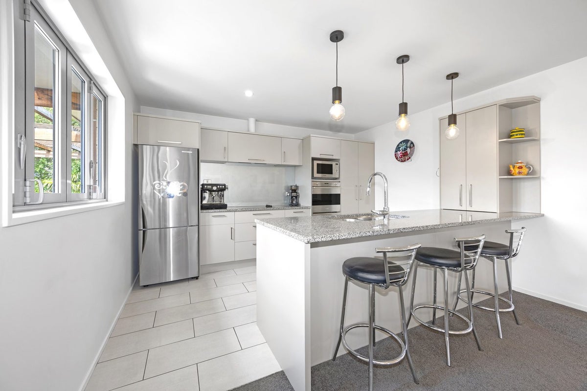 15 Cridland Place, Halswell, Christchurch - Carousel 2