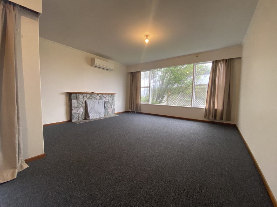 44 Churton Drive, Churton Park, Wellington - Carousel 2