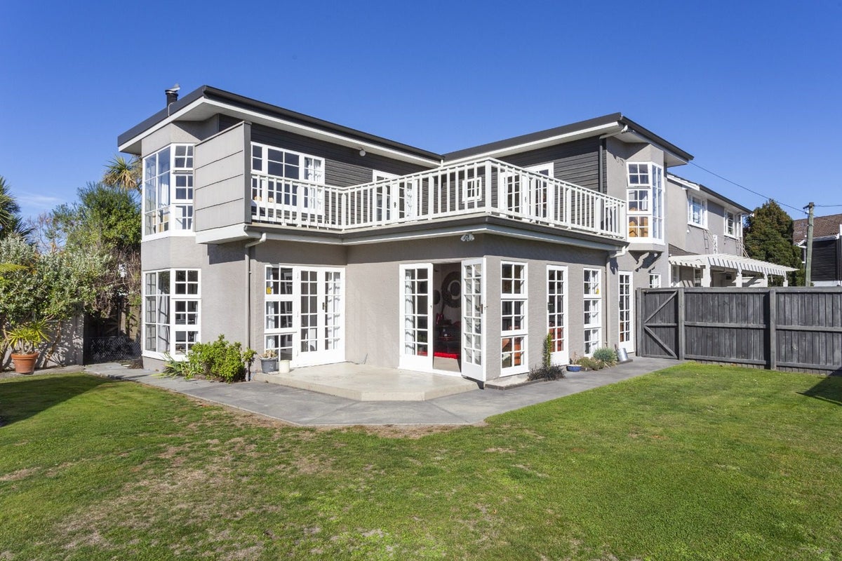 52 Bristol Street, St Albans, Christchurch - Carousel 1