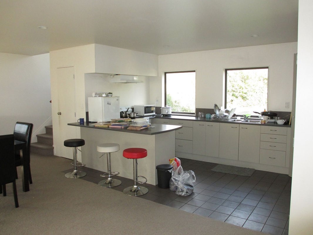 9C Woodall Place, Totara Vale, Auckland - Carousel 1