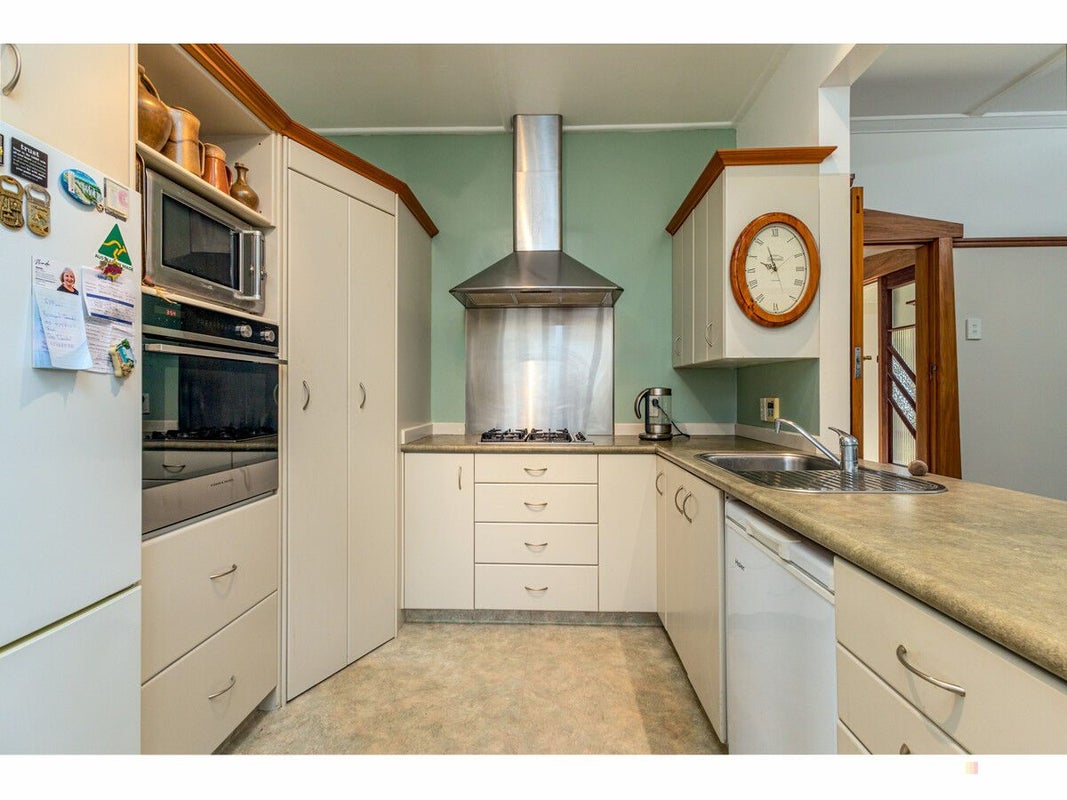 2 Ashbury Avenue, Waimataitai, Timaru - Carousel 2