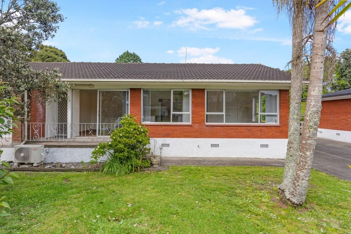 1/1 Takapu Street, Henderson, Auckland - Carousel 10