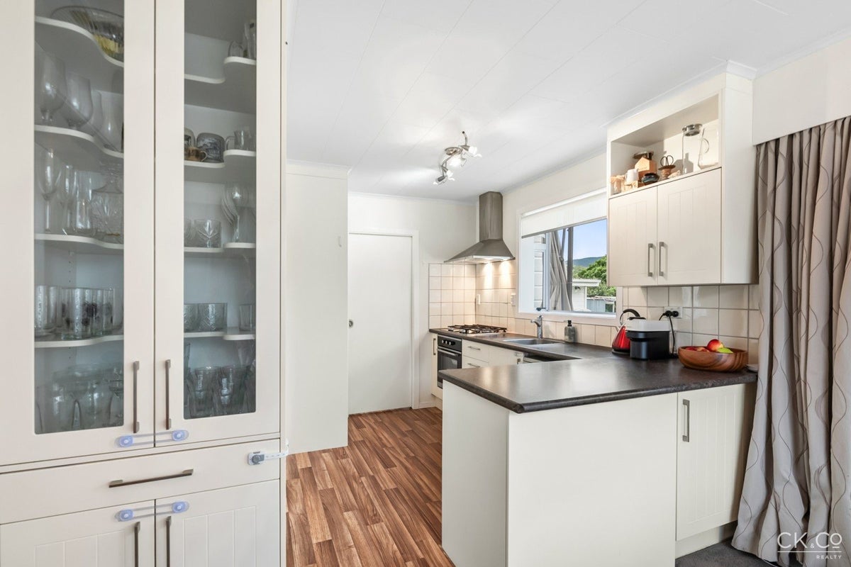 67 Waipounamu Drive, Kelson, Lower Hutt, Wellington - Carousel 2