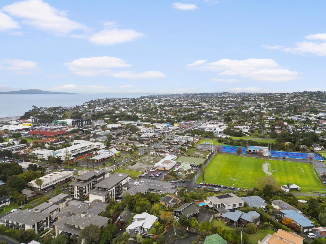 2/55A Woodlands Crescent, Browns Bay, Auckland - Carousel 22