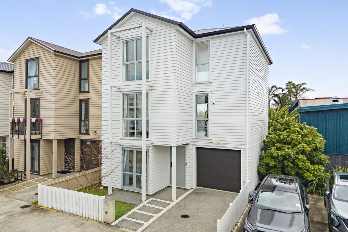 23 Nephrite Lane, Henderson, Auckland - Carousel 1
