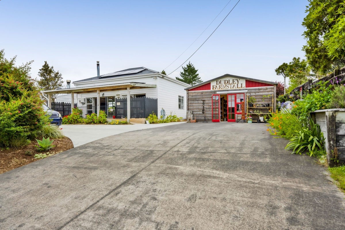 20 Dudley Road Lower, Inglewood, Inglewood - Carousel 1