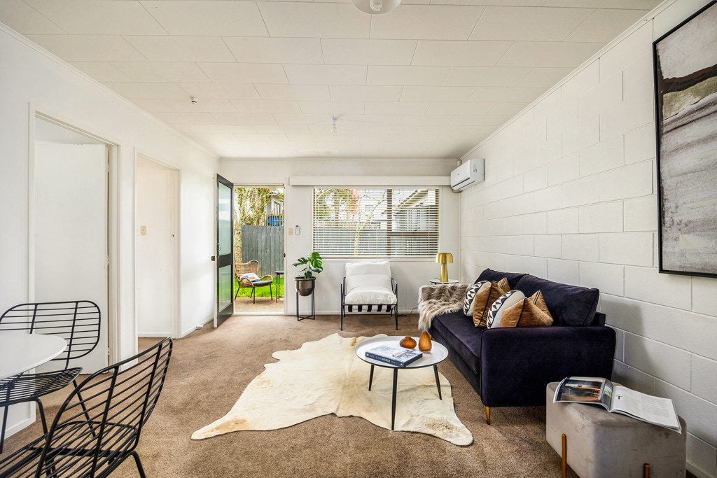 2/18 Willcott Street, Mount Albert, Auckland - Carousel 2