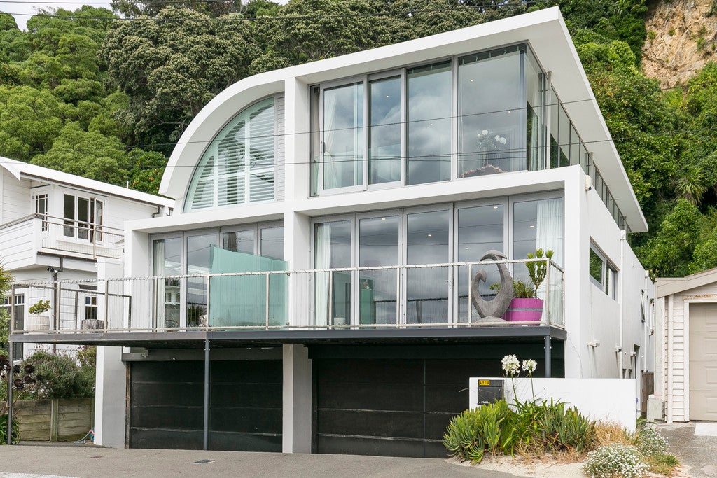 491A Karaka Bay Road, Karaka Bays, Wellington - Carousel 1